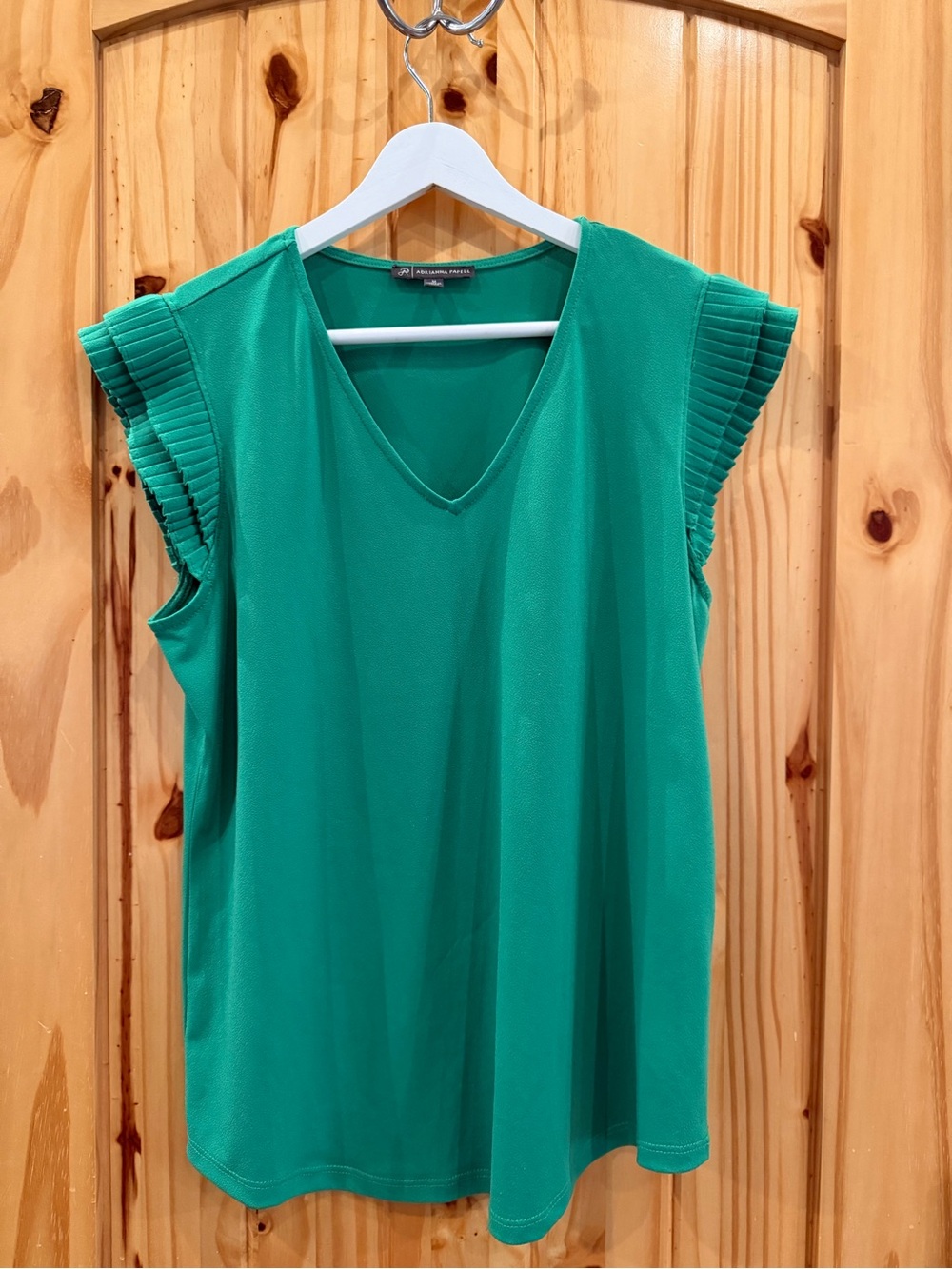 Adrianna Papell Emerald Green V-Neck Pleated Sleeve Top